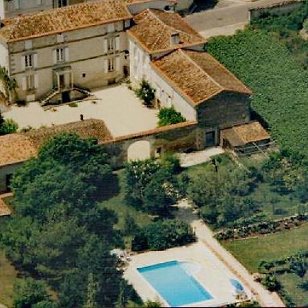 Gîte Le Bonheur Hiersac Extérieur photo